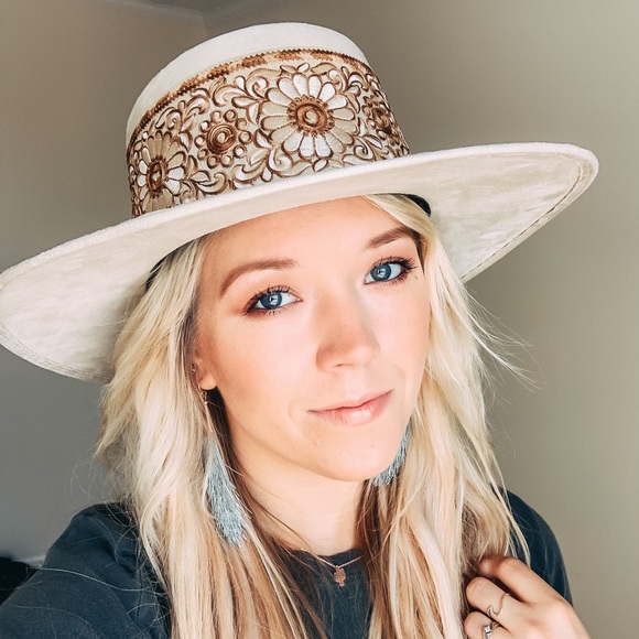 teal_dempsey